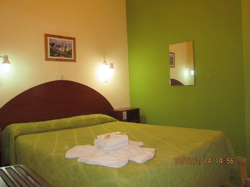 Nuevo Hotel Belgrano San Nicolás de los Arroyos Zewnętrze zdjęcie